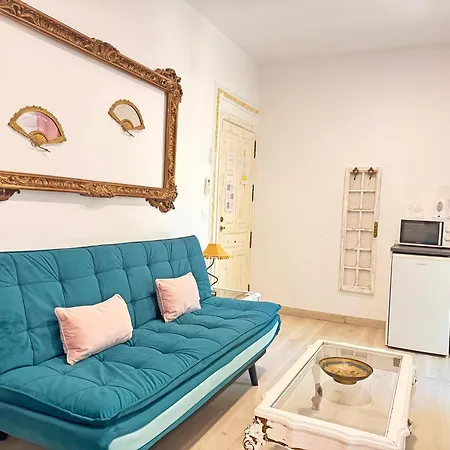 Palace House Hercules Homestay Seville