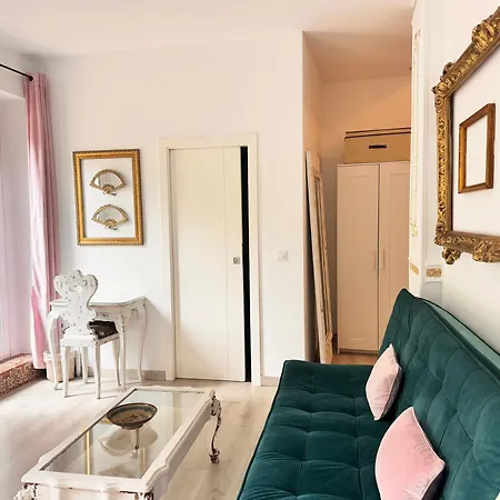 Palace House Hercules Homestay