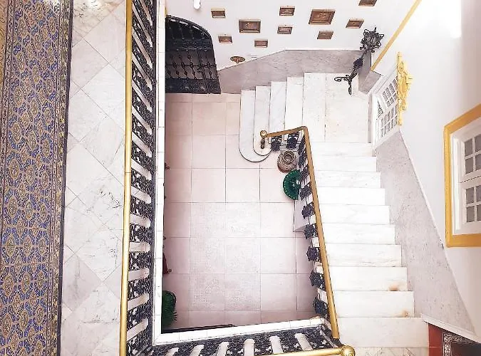 Palace House Hercules Проживание в семье *