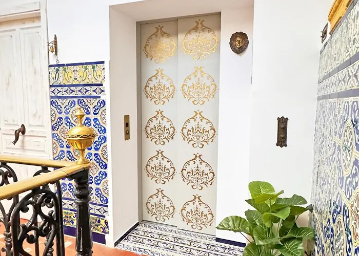 Palace House Hercules Проживание в семье Севилья