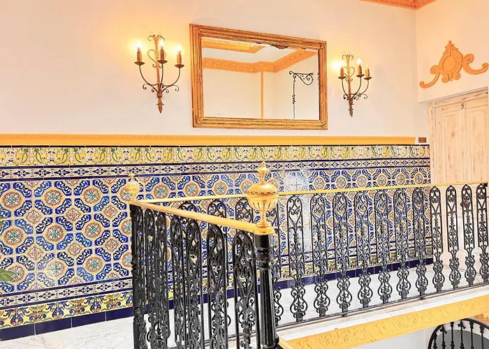 Проживание в семье Palace House Hercules *