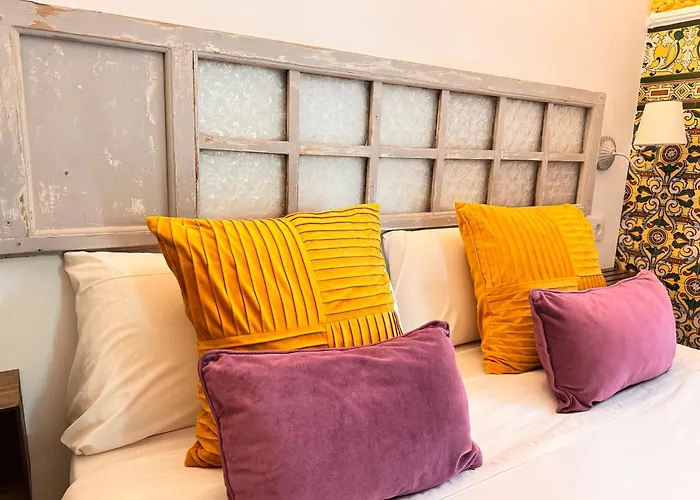 Проживание в семье Palace House Hercules *