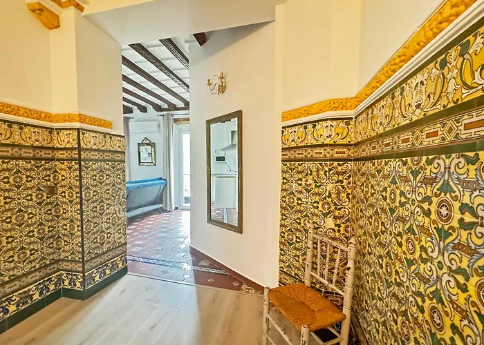 Palace House Hercules Проживание в семье Севилья