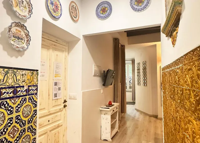 Проживание в семье Palace House Hercules